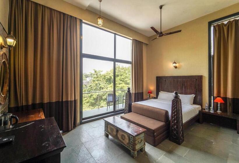 غرفة بريميوم مزودة بشُرفة, Triose Boutique Hotel Lonavala
