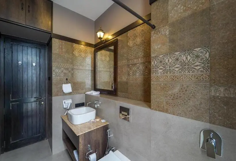 キングサイズベッドのスタンダードルーム, Triose Boutique Hotel Lonavala