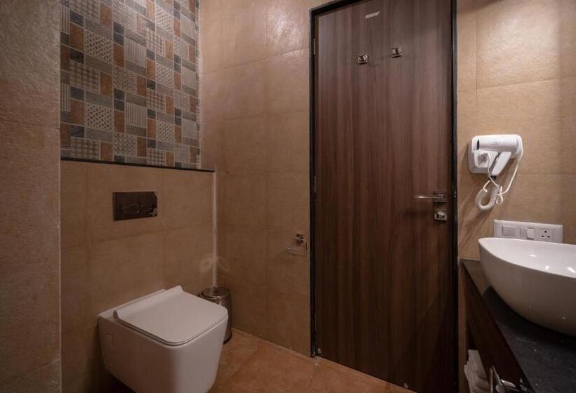 غرفة قياسية سرير كينج, Triose Boutique Hotel Lonavala