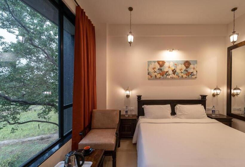 غرفة ديلوكس سرير كينج, Triose Boutique Hotel Lonavala