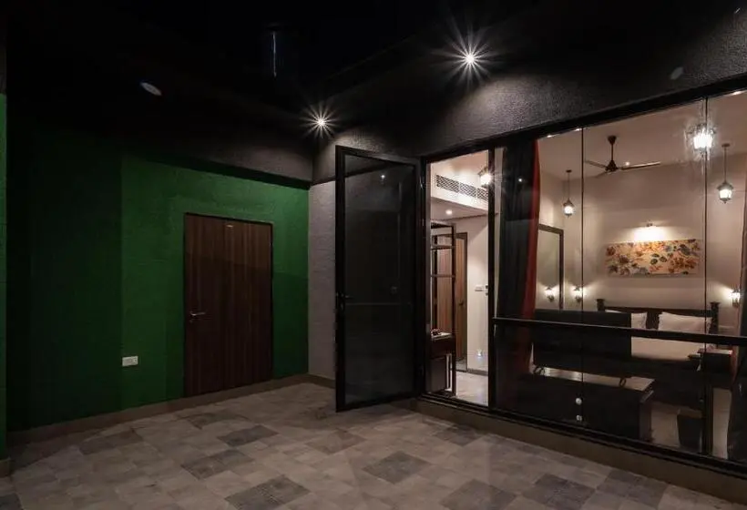 キングサイズベッドのデラックスルーム, Triose Boutique Hotel Lonavala