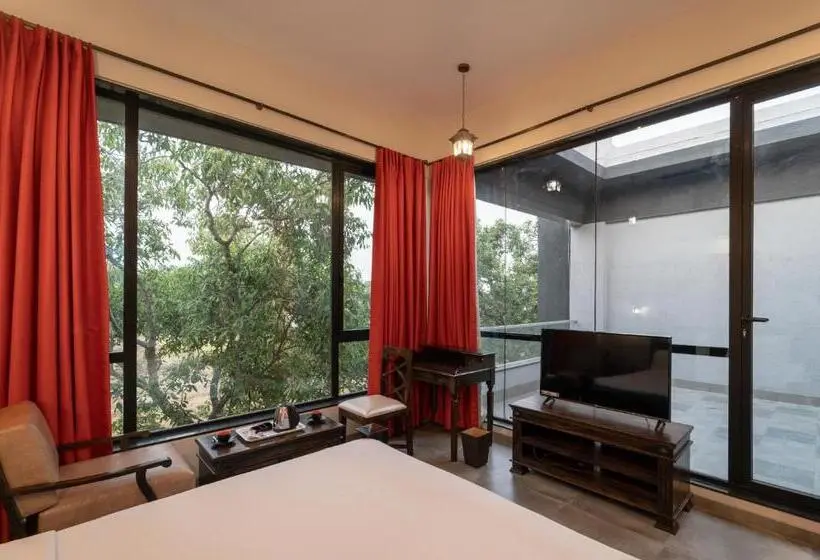 キングサイズベッドのデラックスルーム, Triose Boutique Hotel Lonavala