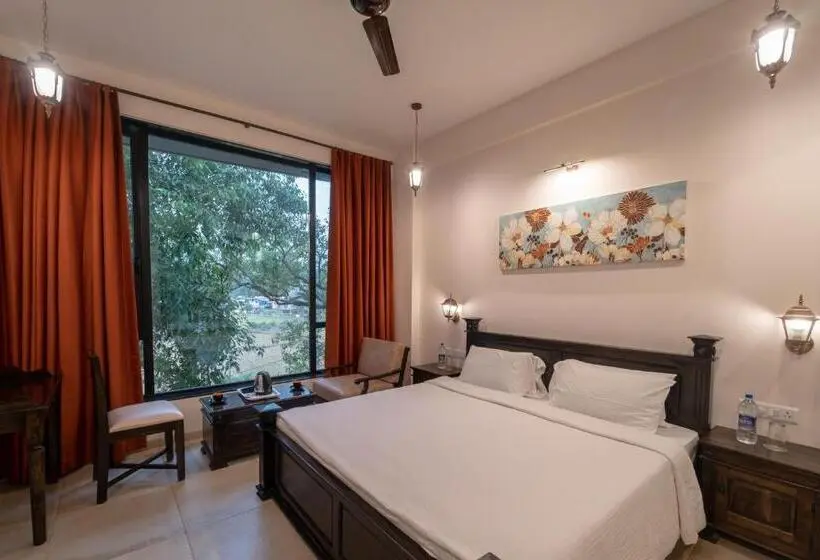 キングサイズベッドのデラックスルーム, Triose Boutique Hotel Lonavala