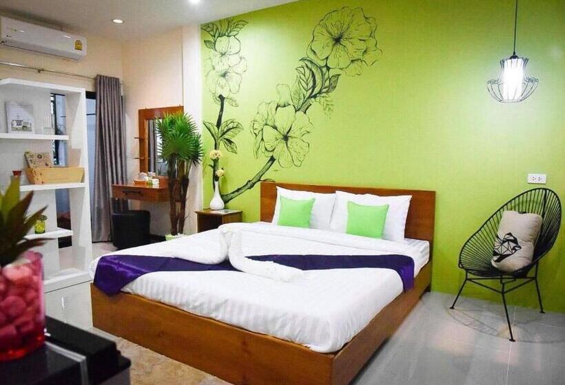 スーペリアールーム, Warintorn Court