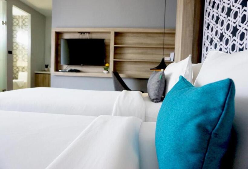 Номер Deluxe Вид на Горы, The Lake Chalong Hotel Sha Plus