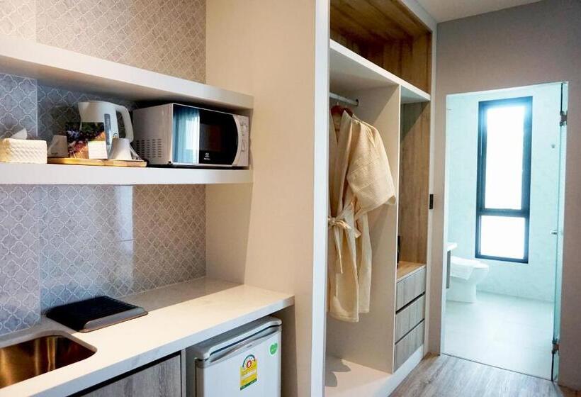 Номер Deluxe, The Lake Chalong Hotel Sha Plus