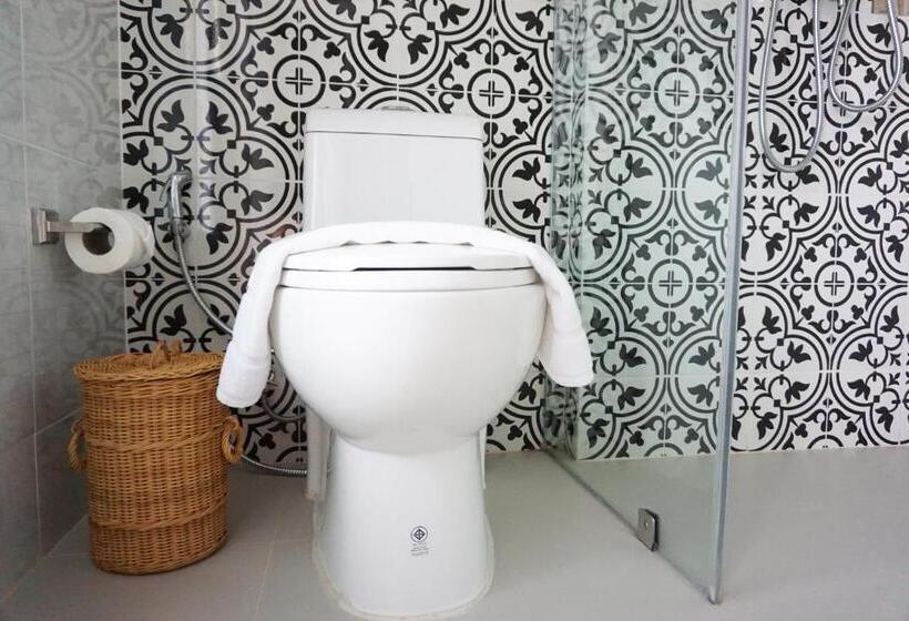 Номер Deluxe Вид на Сад, The Lake Chalong Hotel Sha Plus