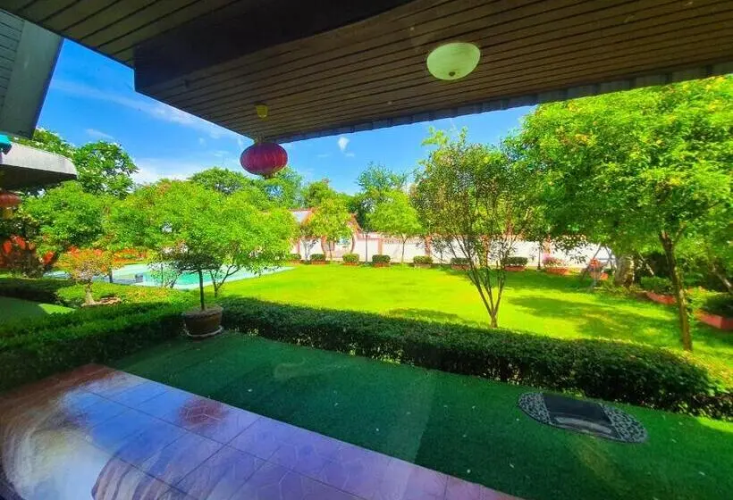 خانه یا کلبه ی ییلاقی با نمای استخر, Dreampark Resort