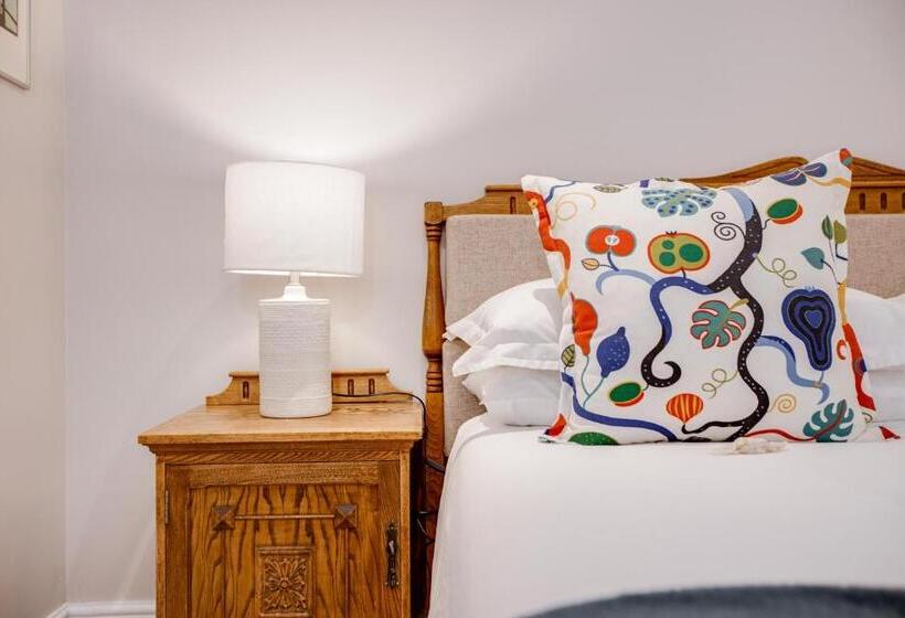 Suit Deluxe, Amberhall Guesthouse