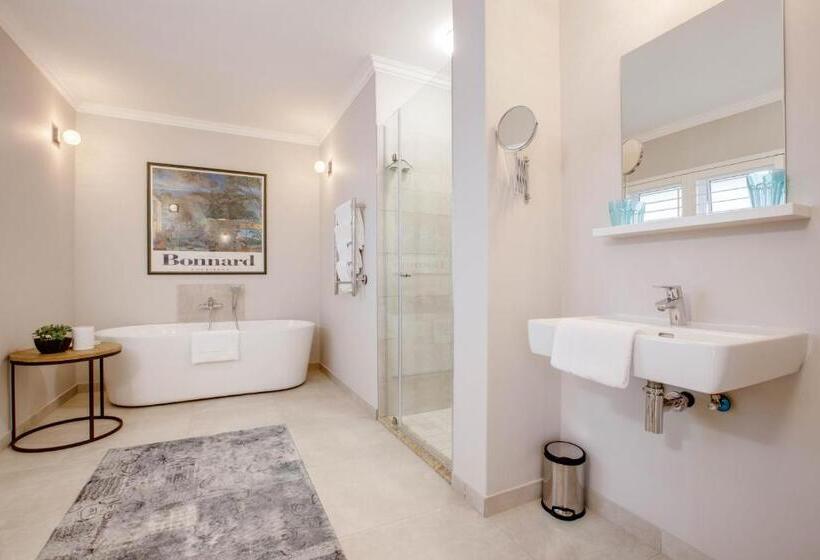 Suit Deluxe, Amberhall Guesthouse