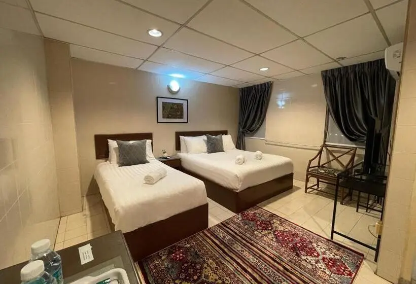 Deluxe Kolmen Hengen Huone, Barrack Street