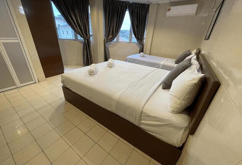 Quarto Triplo Deluxe, Barrack Street