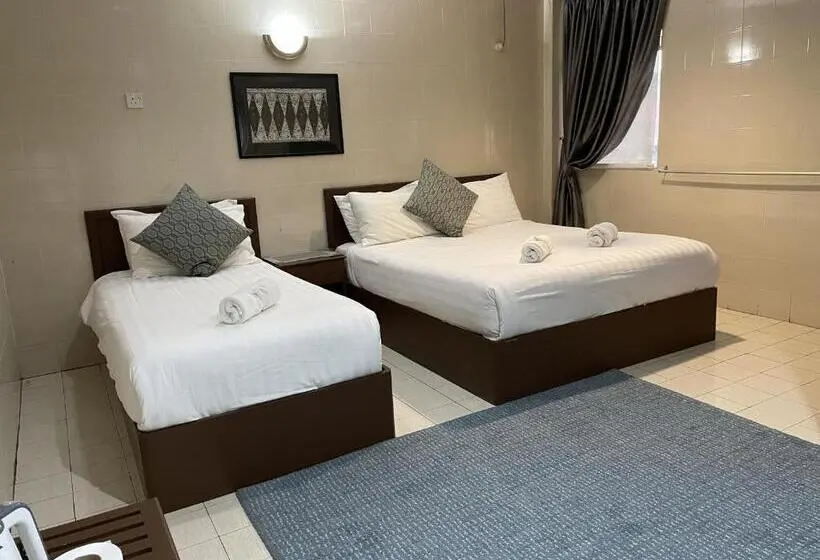 Deluxe Kolmen Hengen Huone, Barrack Street