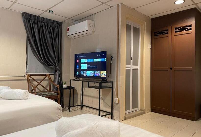 Quarto Triplo Deluxe, Barrack Street