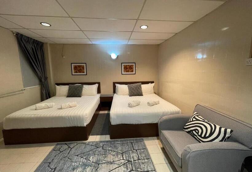 Quarto Familiar, Barrack Street