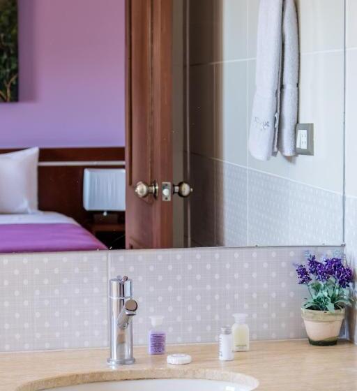 اتاق لوکس, By Armonía Santa Cruz