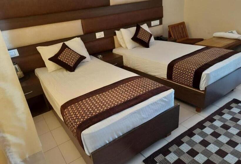 Номер Superior, Pops Resort