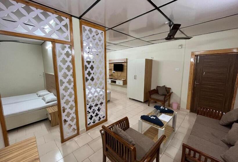 标准间, Pops Resort