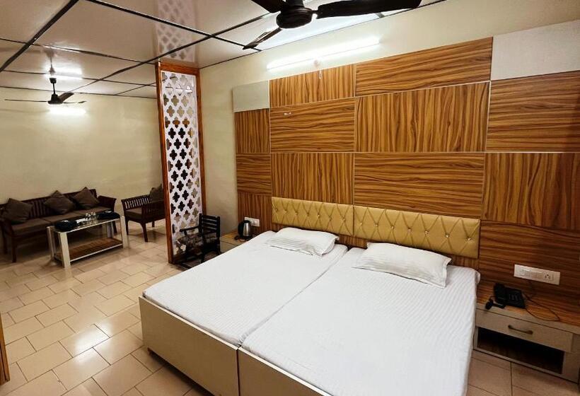 标准间, Pops Resort