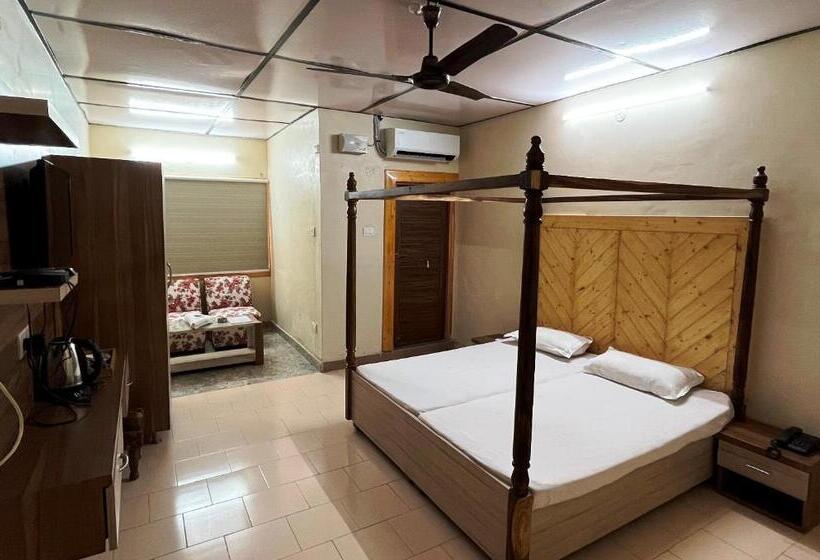 标准间, Pops Resort