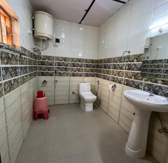 标准间, Pops Resort