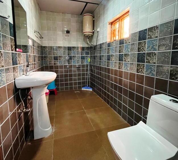 豪华房间, Pops Resort