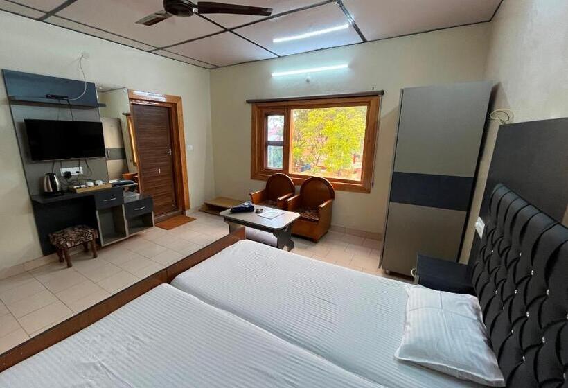 Номер Deluxe, Pops Resort