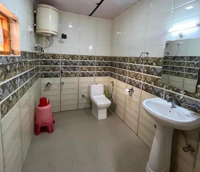 标准间, Pops Resort