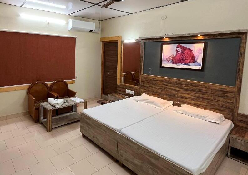 标准间, Pops Resort