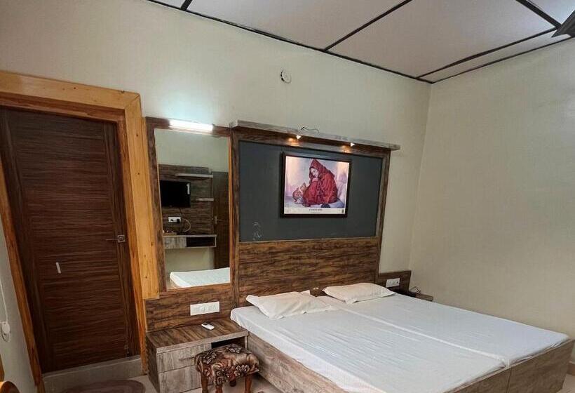 标准间, Pops Resort