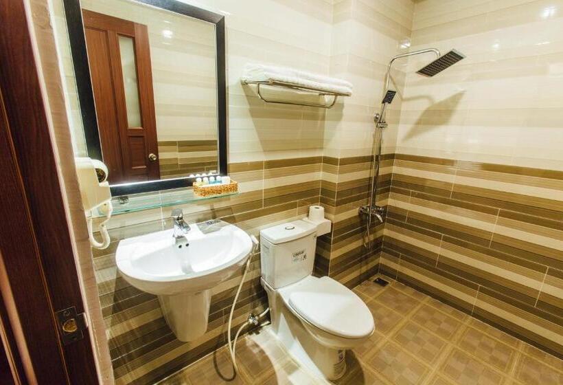 غرفة عائلية, Sunflower Hotel 2