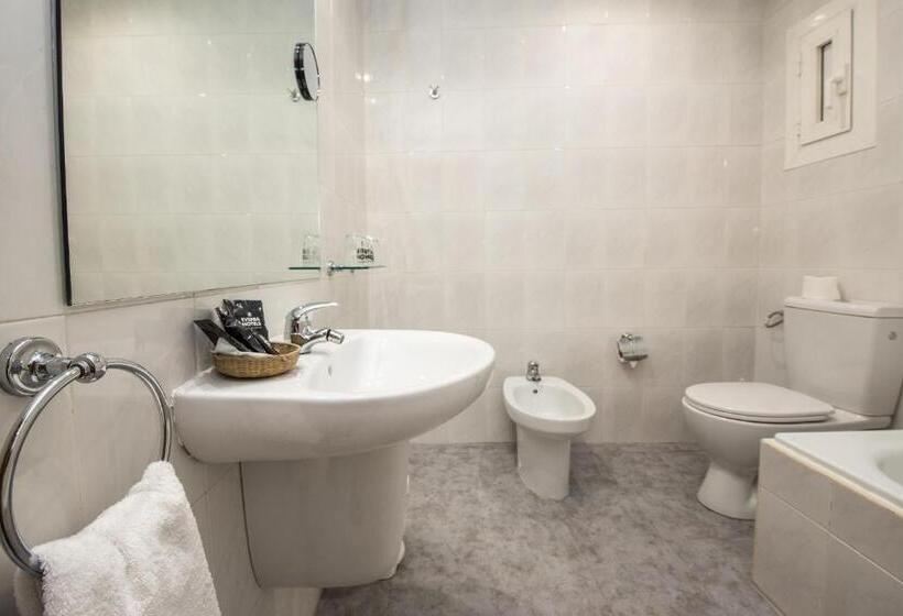 اتاق استاندارد سه نفره, Andino