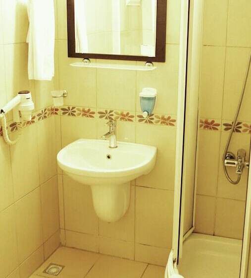 Pokój Standard Trzyosobowy, Canakkale Bogaz