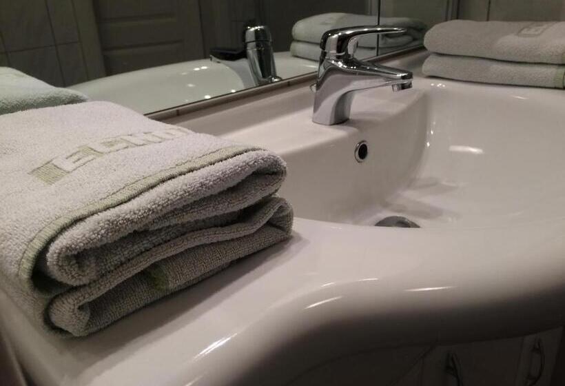 דירת חדר, Echo