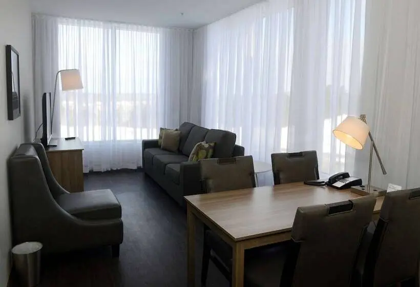 Sviitti, Radisson Kingswood Hotel & Suites, Fredericton