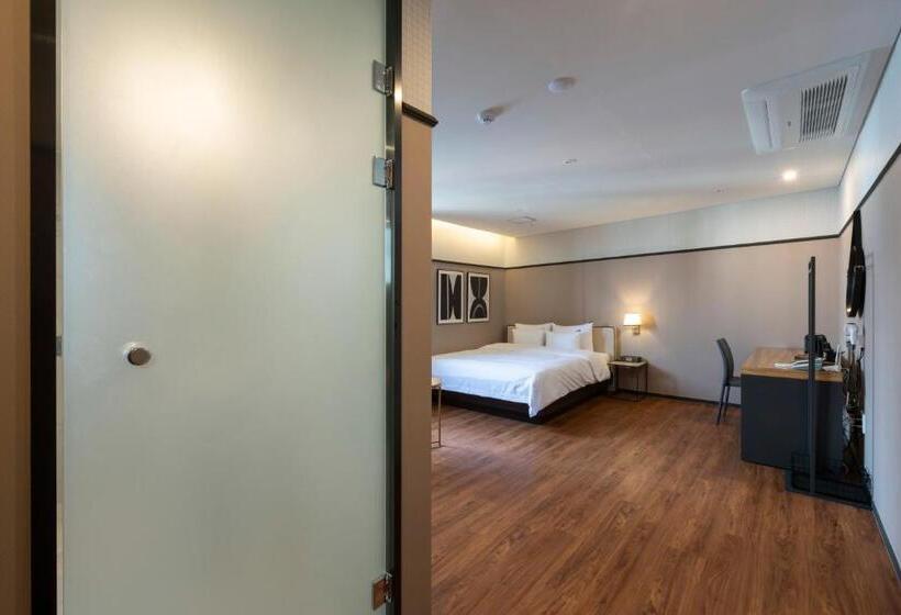 اتاق استاندارد, Seomyeon Brown Dot Hotel Gold