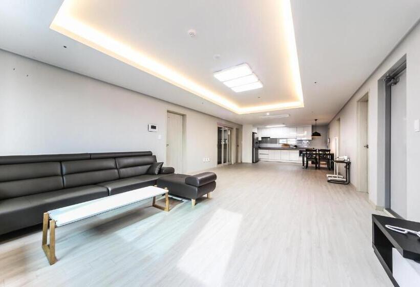 خانه 3 خوابه, Seomyeon Brown Dot Hotel Gold