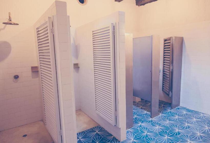 Кровать в Общей Комнате, República Hostel Santa Marta