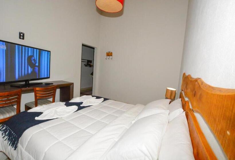 سوییت لوکس, Maison Bleue Suites