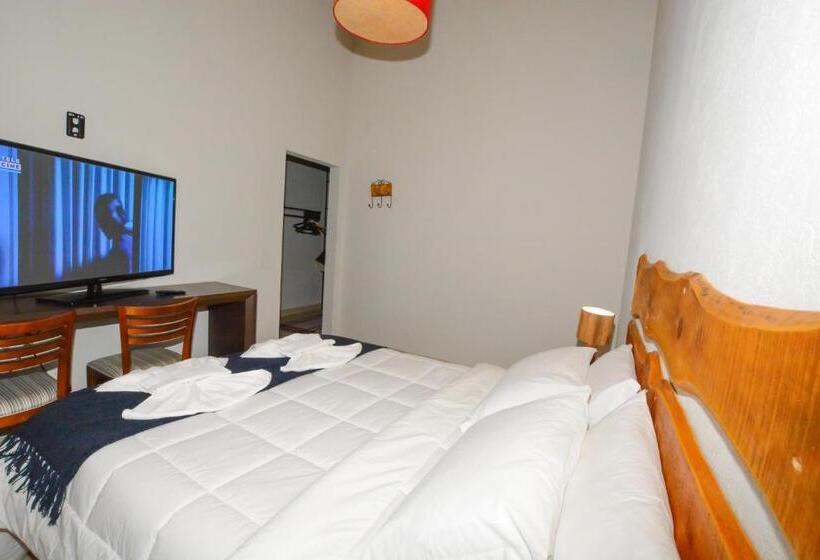 سوییت لوکس, Maison Bleue Suites