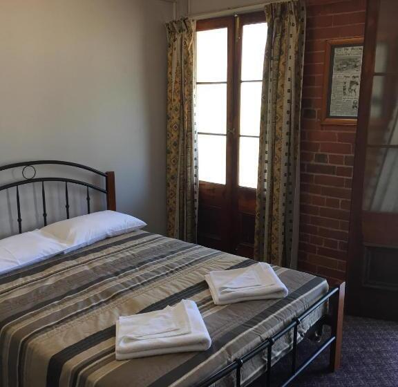 اتاق استاندارد با بالکن, Heritage Hotel Rockhampton