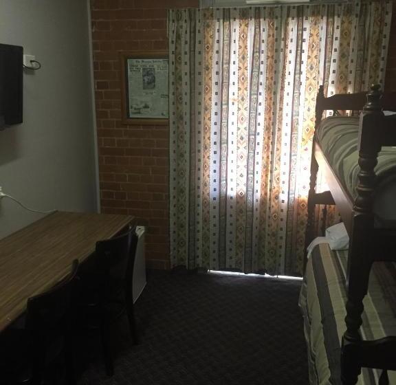 חדר סטנדרט עם מרפסת, Heritage Hotel Rockhampton
