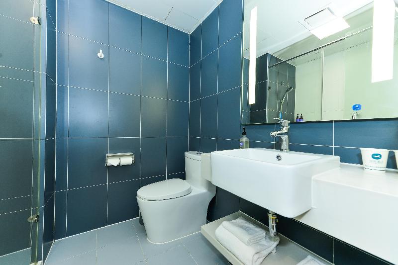 Quarto Familiar, Hanting  Shanghai Changjiang Nan Road  Metro Station