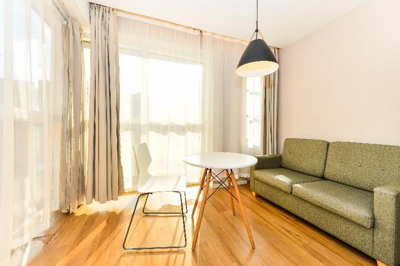 Quarto Familiar, Hanting  Shanghai Changjiang Nan Road  Metro Station