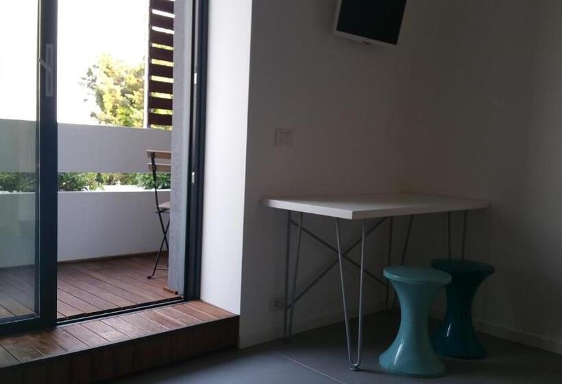 غرفة ديلوكس مطلّة علي البحر مزوَّدة بشُرفة, B&b Brezza Di Mare