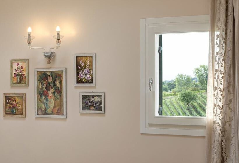 اتاق لوکس, Colonia Resort