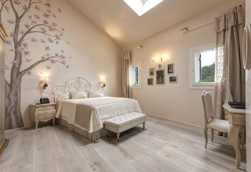 اتاق لوکس, Colonia Resort