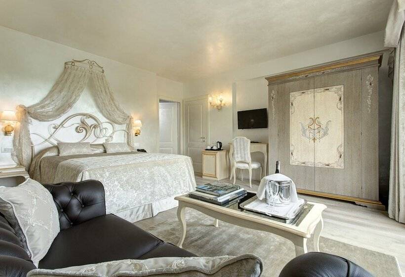 اتاق لوکس, Colonia Resort