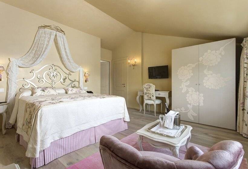 اتاق لوکس, Colonia Resort