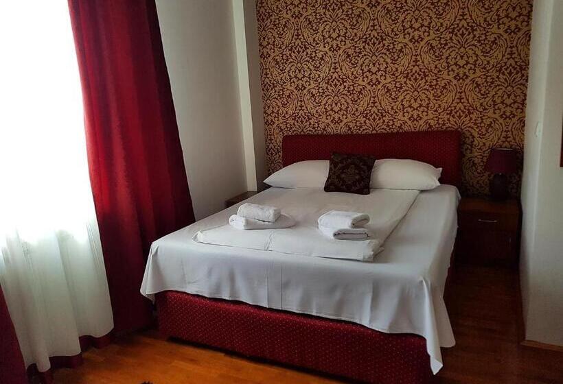 اتاق استاندارد سه نفره, Bob